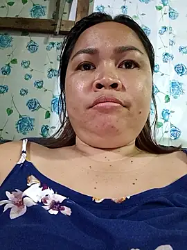 XXLorie 02 online show from January 2026 12:44:02 PM