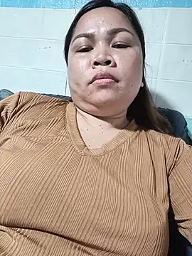 XXLorie 02 online show from July 2026 12:18:02 PM