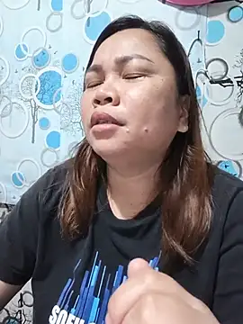 XXLorie 02 online show from July 2026 08:33:02 PM