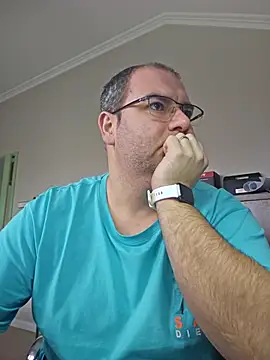 Andrew1900529 online show from February 2026 11:37:02 AM