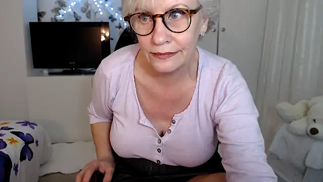 Snapshot of Ghertrude52 chatting on March 2025 04:21:02 AM Ghertrude52 online show from March 2025 04:21:02 AM
