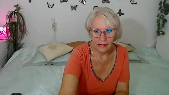 Snapshot of Ghertrude52 chatting on September 2025 02:44:01 AM Ghertrude52 online show from September 2025 02:44:01 AM