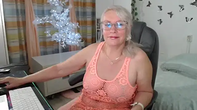 Ghertrude52 online show from June 2026 04:10:02 AM