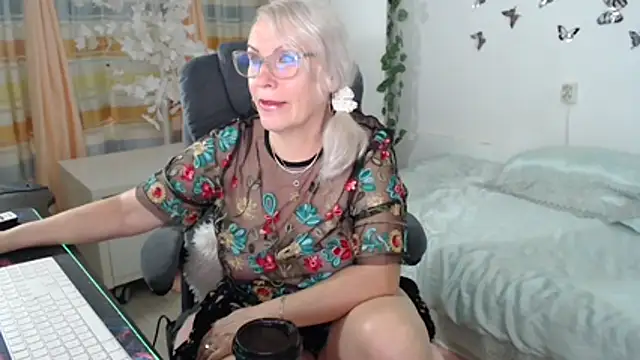 Ghertrude52 online show from June 2026 04:36:02 AM