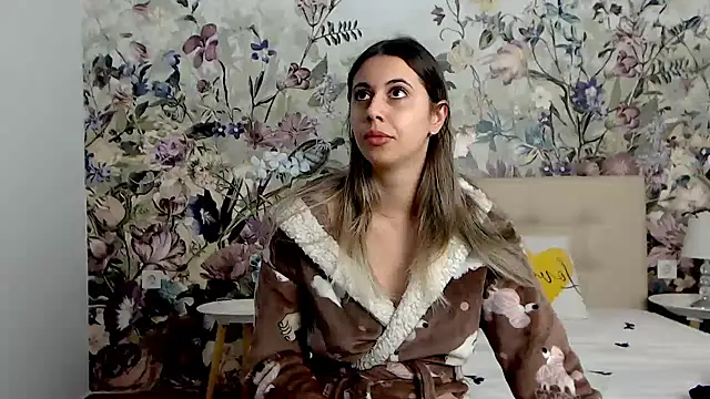 Snapshot of RoseDiamond06 chatting on October 2025 12:23:02 PM RoseDiamond06 online show from October 2025 12:23:02 PM