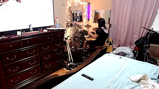 Snapshot of AerobicSleeve chatting on October 2025 10:41:02 PM AerobicSleeve online show from October 2025 10:41:02 PM