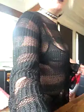 Snapshot of PinkTheHawk chatting on December 2025 05:57:01 AM PinkTheHawk online show from December 2025 05:57:01 AM