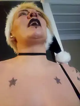 Snapshot of PinkTheHawk chatting on December 2025 10:32:02 AM PinkTheHawk online show from December 2025 10:32:02 AM