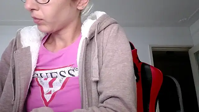 Snapshot of SexxyLety chatting on September 2025 08:49:01 AM SexxyLety online show from September 2025 08:49:01 AM