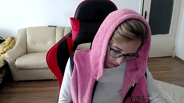 Snapshot of SexxyLety chatting on September 2025 11:15:02 AM SexxyLety online show from September 2025 11:15:02 AM