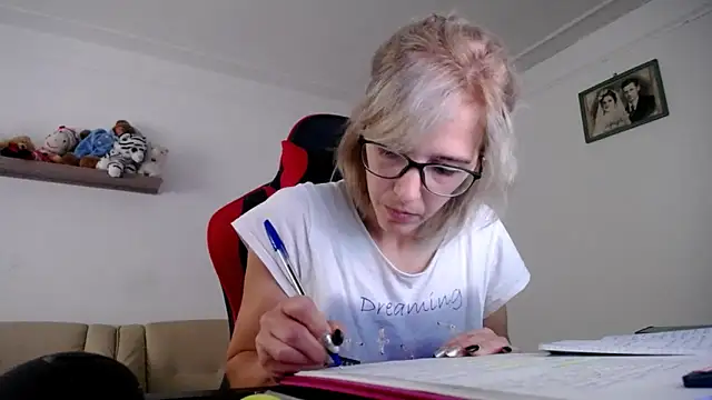 Snapshot of SexxyLety chatting on October 2025 08:23:02 AM SexxyLety online show from October 2025 08:23:02 AM