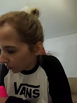 Snapshot of SexxyLety chatting on October 2025 09:21:01 AM SexxyLety online show from October 2025 09:21:01 AM