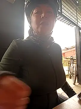 emma tour online show from October 2025 02:36:01 PM