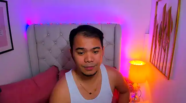 Snapshot of AsianZero chatting on February 2025 08:08:02 PM AsianZero online show from February 2025 08:08:02 PM