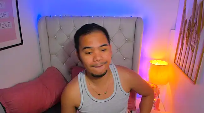 Snapshot of AsianZero chatting on February 2025 09:25:02 PM AsianZero online show from February 2025 09:25:02 PM