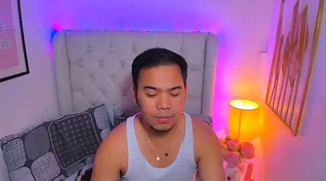 Snapshot of AsianZero chatting on February 2025 09:15:02 PM AsianZero online show from February 2025 09:15:02 PM