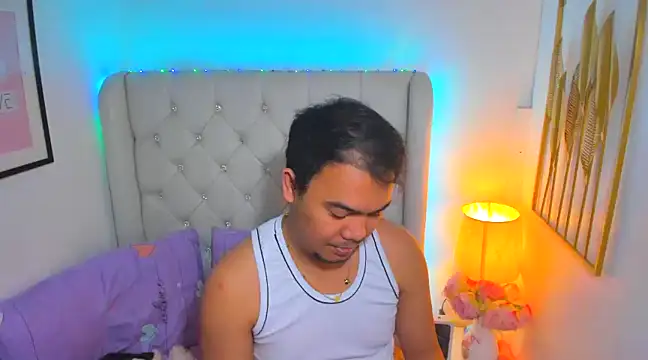 Snapshot of AsianZero chatting on February 2025 08:19:02 PM AsianZero online show from February 2025 08:19:02 PM