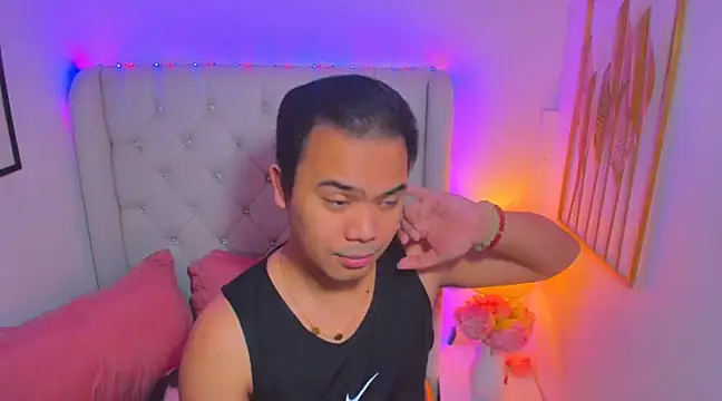 Snapshot of AsianZero chatting on March 2025 05:13:02 PM AsianZero online show from March 2025 05:13:02 PM