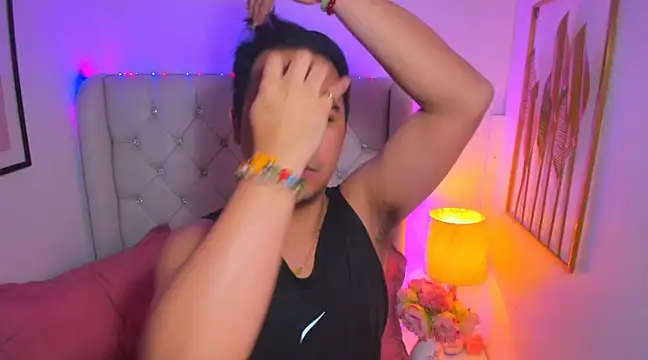 Snapshot of AsianZero chatting on March 2025 08:00:01 AM AsianZero online show from March 2025 08:00:01 AM