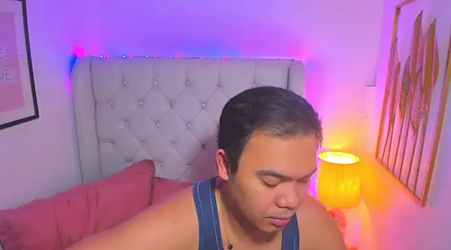 Snapshot of AsianZero chatting on March 2025 05:13:01 PM AsianZero online show from March 2025 05:13:01 PM