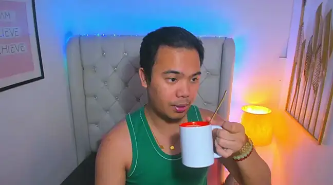 Snapshot of AsianZero chatting on March 2025 08:32:02 PM AsianZero online show from March 2025 08:32:02 PM