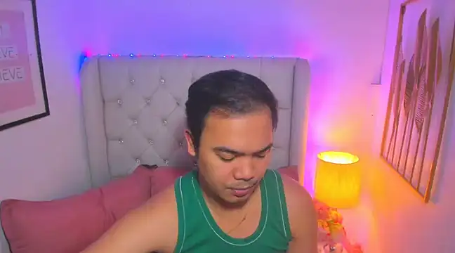 Snapshot of AsianZero chatting on March 2025 05:35:02 PM AsianZero online show from March 2025 05:35:02 PM