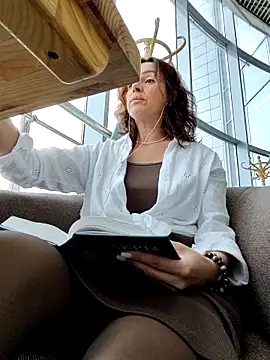 EvaXOAir online show from October 2025 03:46:02 AM