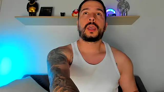 camilo restrepo21 online show from February 2025 03:00:02 AM