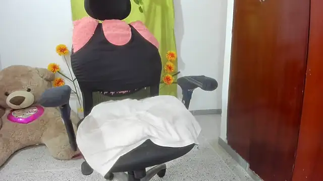 janelleritz online show from September 2025 08:52:02 AM