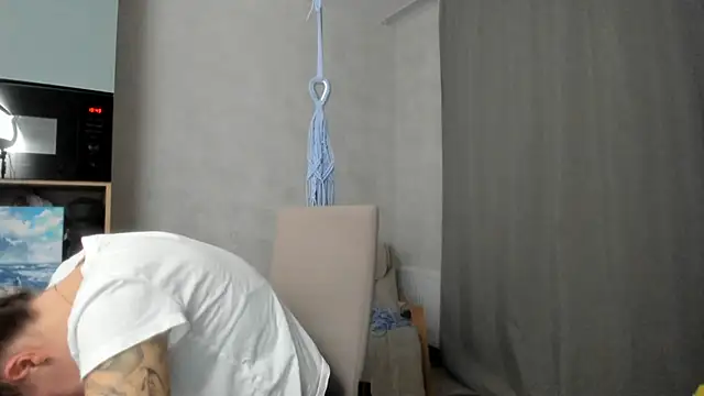 why again me online show from October 2025 04:51:01 PM