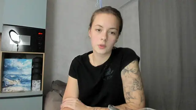 why again me online show from October 2025 07:48:01 PM