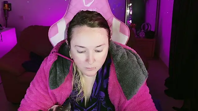 kisicaxx online show from January 2025 08:33:02 PM