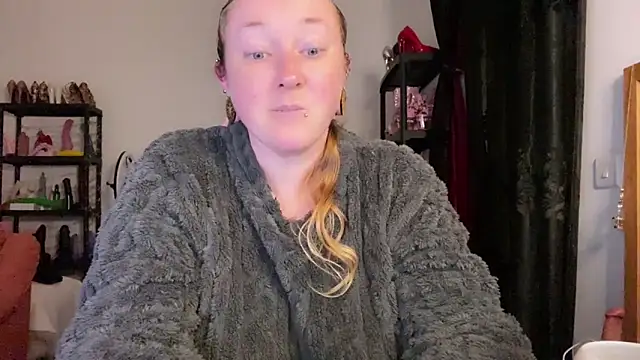 kisicaxx online show from March 2026 07:09:01 PM