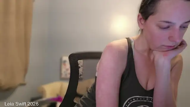 Snapshot of LeiaSwift chatting on February 2026 01:07:02 AM LeiaSwift online show from February 2026 01:07:02 AM