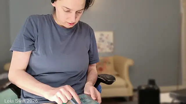 Snapshot of LeiaSwift chatting on March 2026 05:40:02 PM LeiaSwift online show from March 2026 05:40:02 PM