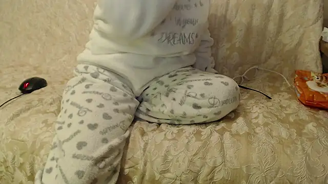 Snapshot of larawet chatting on November 2025 07:17:01 PM larawet online show from November 2025 07:17:01 PM