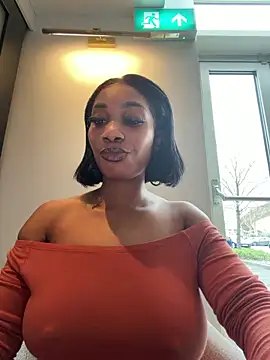 Snapshot of __Nessa__ chatting on February 2026 12:50:02 PM Nessa online show from February 2026 12:50:02 PM