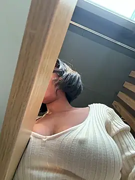 Snapshot of __Nessa__ chatting on February 2026 01:09:02 PM Nessa online show from February 2026 01:09:02 PM