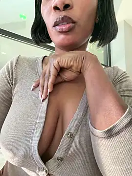 Snapshot of __Nessa__ chatting on March 2026 01:11:01 PM Nessa online show from March 2026 01:11:01 PM