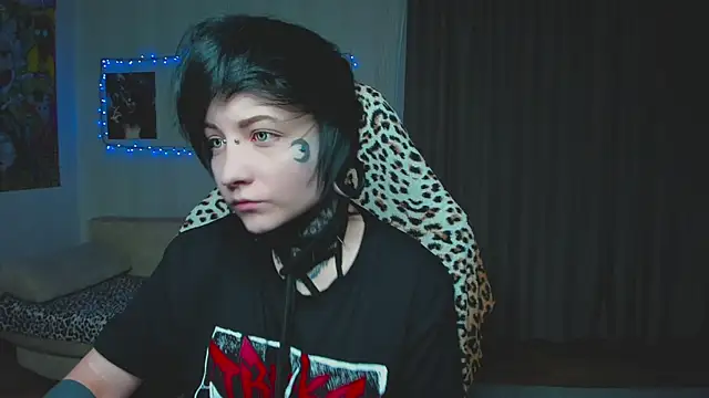 acid trip1l online show from October 2025 08:19:01 PM