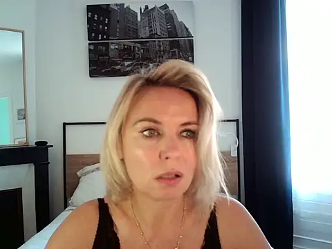 Snapshot of ADreamLady chatting on September 2025 11:00:02 AM ADreamLady online show from September 2025 11:00:02 AM