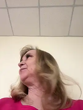 Irina2909xh online show from May 2026 10:31:01 AM