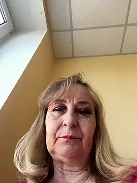 Irina2909xh online show from May 2026 08:42:01 AM