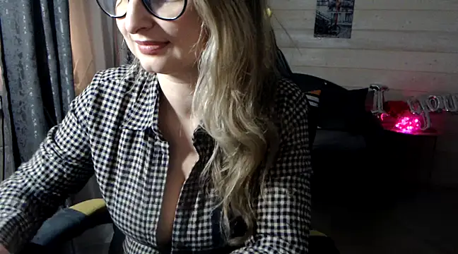 Snapshot of RubiLakros chatting on February 2025 07:43:02 PM RubiLakros online show from February 2025 07:43:02 PM