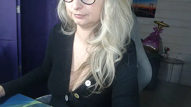 RubiLakros online show from May 2026 07:55:02 PM