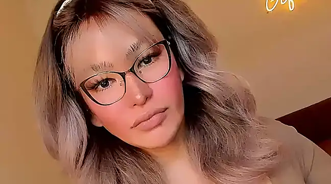 Snapshot of GiftedGirl4u chatting on March 2025 06:24:01 AM GiftedGirl4u online show from March 2025 06:24:01 AM