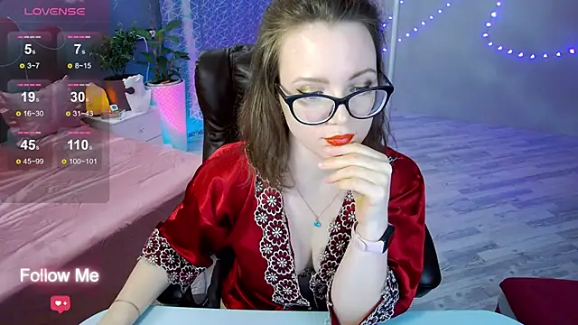 Snapshot of AngelaWhiti chatting on February 2025 06:49:02 PM AngelaWhiti online show from February 2025 06:49:02 PM
