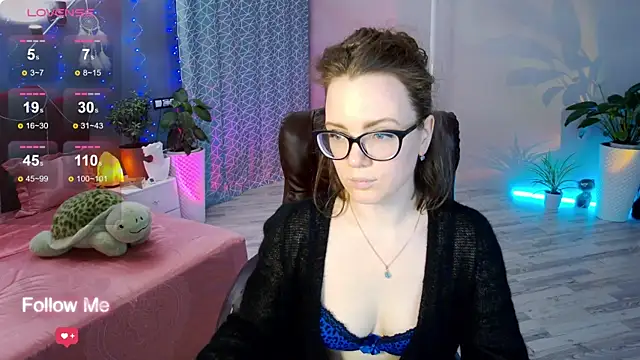 Snapshot of AngelaWhiti chatting on March 2025 03:04:02 PM AngelaWhiti online show from March 2025 03:04:02 PM