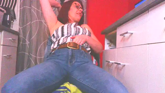 Snapshot of jennylovence chatting on February 2025 12:14:02 PM jennylovence online show from February 2025 12:14:02 PM