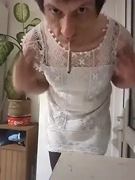 Snapshot of maciej chatting on December 2024 05:53:02 AM maciej online show from December 2024 05:53:02 AM